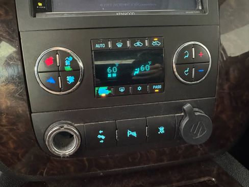 Used 2011 GMC Sierra 1500 Denali image 18