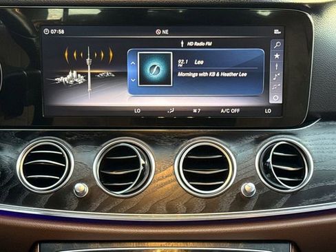 Used 2018 Mercedes-Benz E 300 4MATIC image 12