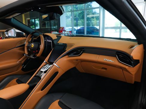 Used 2025 Ferrari Roma Spider RWD image 34