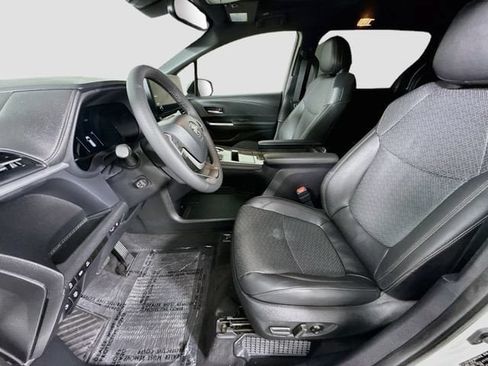 Certified 2026 Toyota Sienna Limited FWD image 22