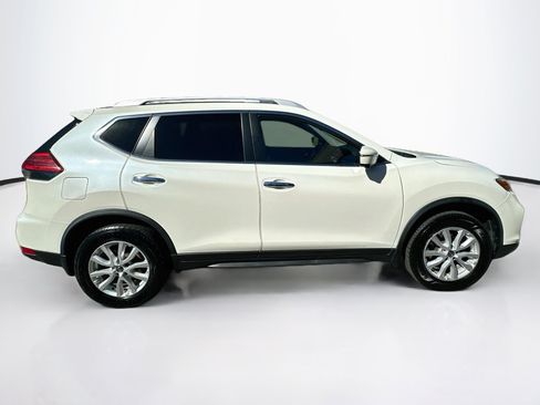 Used 2017 Nissan Rogue SV w/ SV Premium Package AWD/4WD image 10
