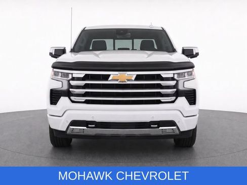 Used 2025 Chevrolet Silverado 1500 High Country w/ Technology Package AWD/4WD image 6