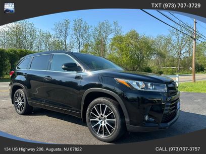 Used 2017 Toyota Highlander SE