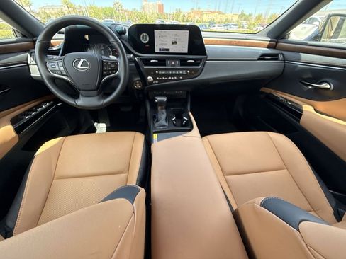 Used 2025 Lexus ES 350 w/ Premium Package image 19