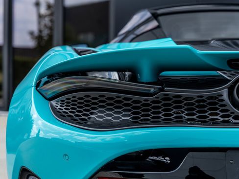 Used 2024 McLaren 750S Spider image 15