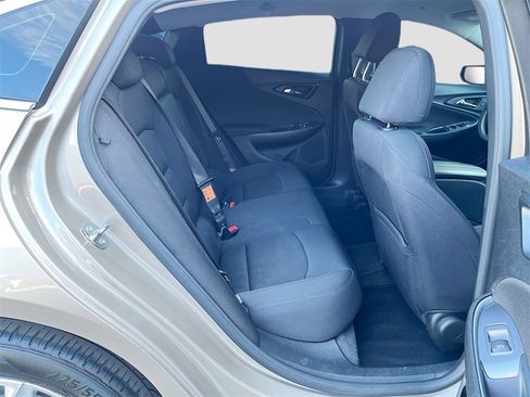 Used 2022 Chevrolet Malibu LT image 29