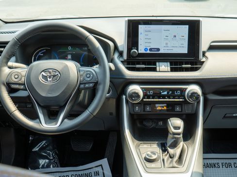 Used 2023 Toyota RAV4 SE w/ Convenience Package image 11