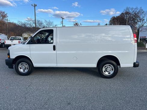 Used 2019 Chevrolet Express 2500 w/ Driver Convenience Package image 10