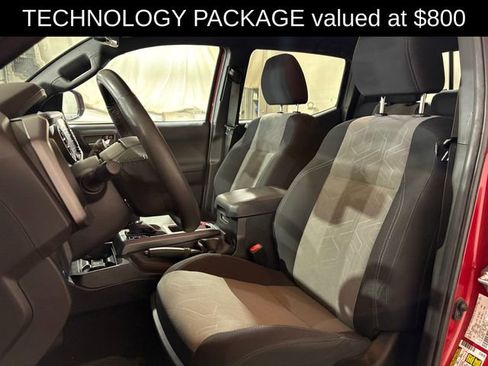 Used 2022 Toyota Tacoma TRD Off-Road w/ Technology Package image 4