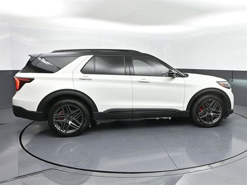 Certified 2025 Ford Explorer ST w/ Sun And Sound Package AWD/4WD image 32
