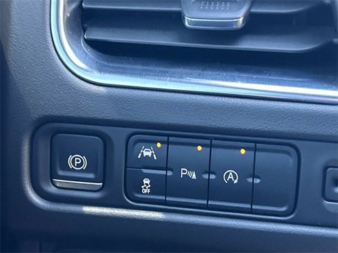 Used 2024 Chevrolet Suburban RST image 31