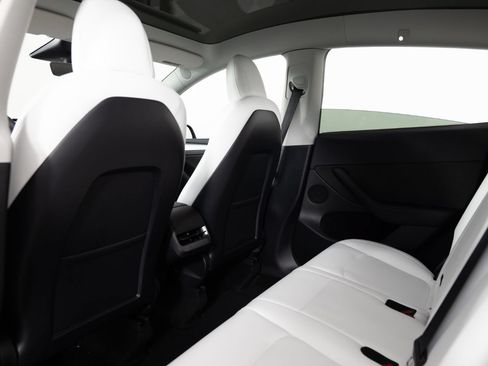 Used 2023 Tesla Model Y Long Range AWD/4WD image 19