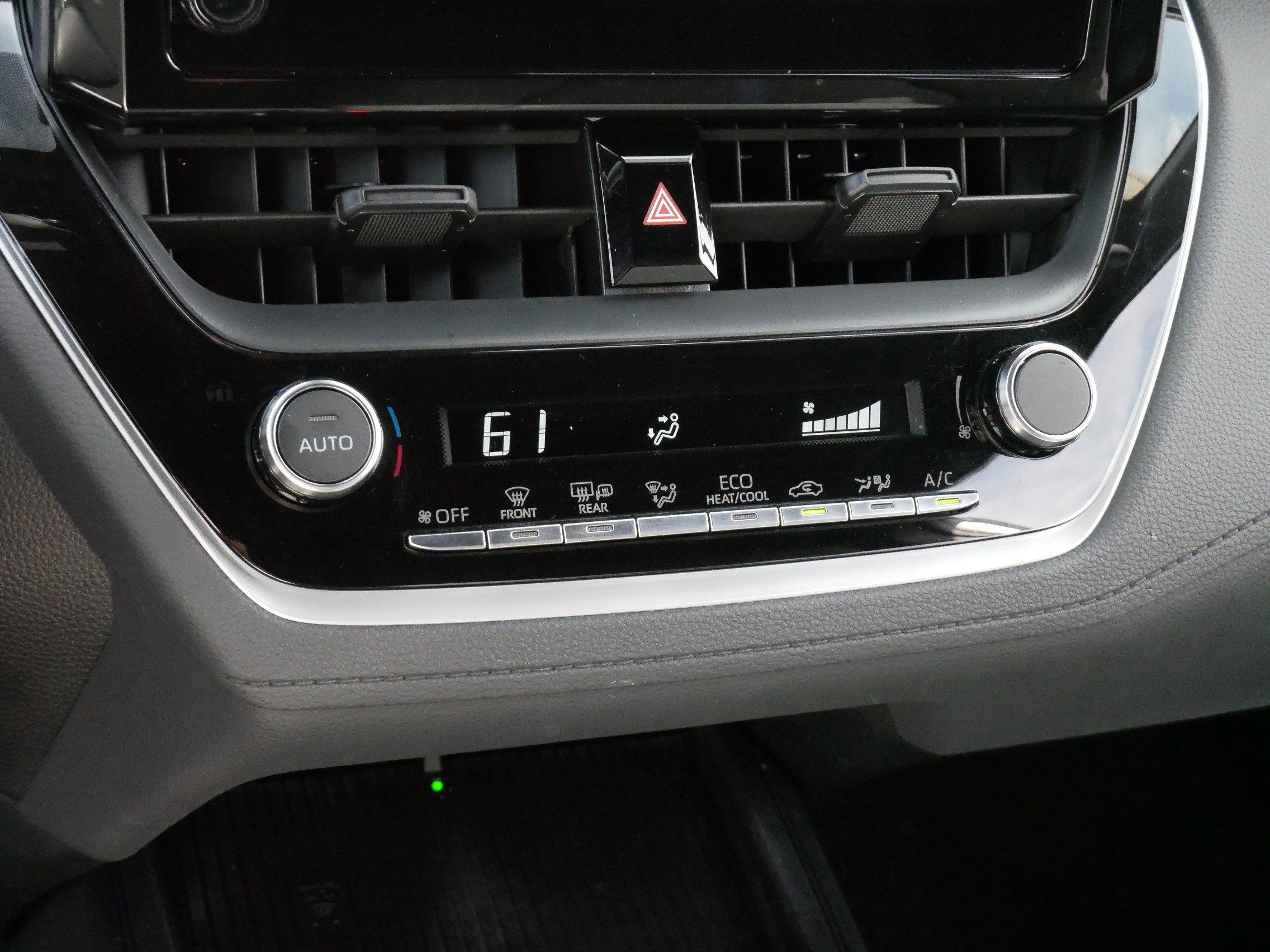 Used 2026 Toyota Corolla Cross AWD Hybrid image 23
