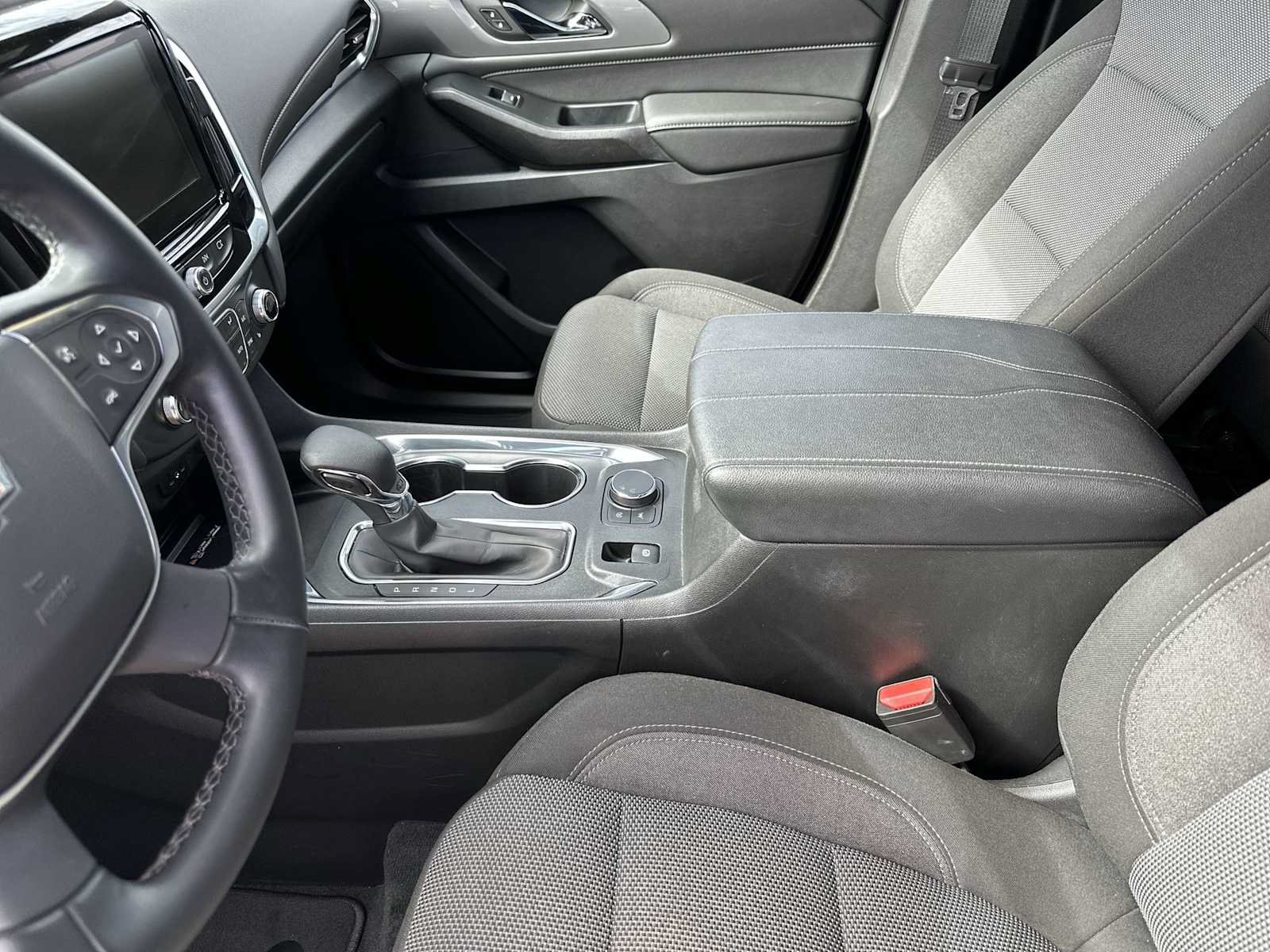 Used 2023 Chevrolet Traverse LT FWD image 24