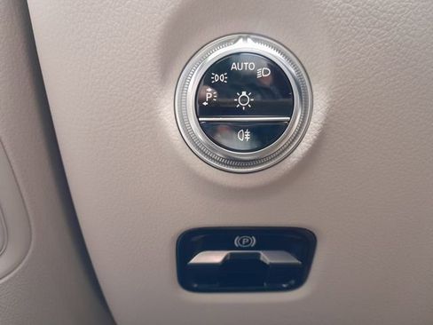 Used 2024 Mercedes-Benz C 300 4MATIC Sedan image 8