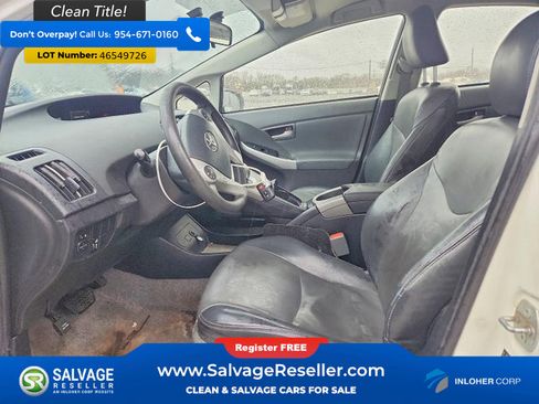 Used 2014 Toyota Prius Two image 9