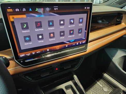 New 2026 Volkswagen Tiguan SEL R-Line AWD/4WD image 11