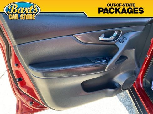 Used 2019 Nissan Rogue SV FWD image 23