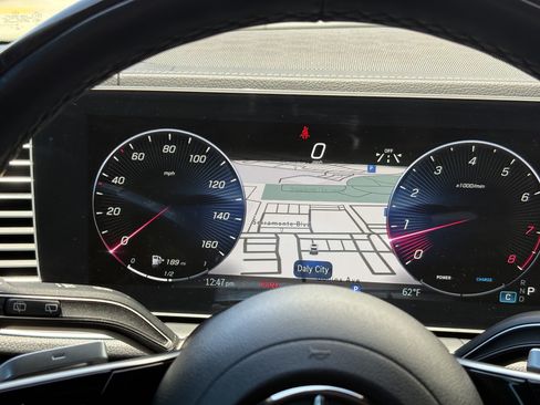 Used 2024 Mercedes-Benz GLS 580 4MATIC image 23