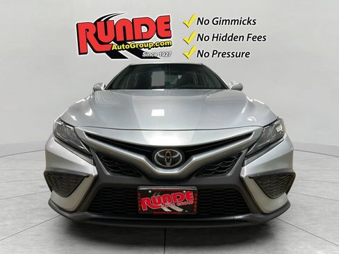 Used 2024 Toyota Camry SE FWD image 9