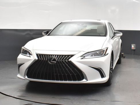 New 2025 Lexus ES 350 w/ Premium Package image 10