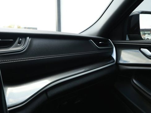 Used 2023 Jeep Grand Cherokee L Laredo image 27