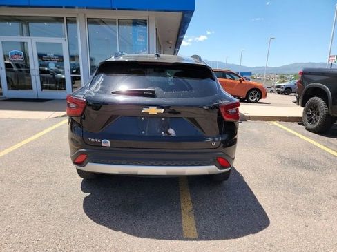 Used 2024 Chevrolet Trax LT w/ Driver Confidence Package FWD image 5