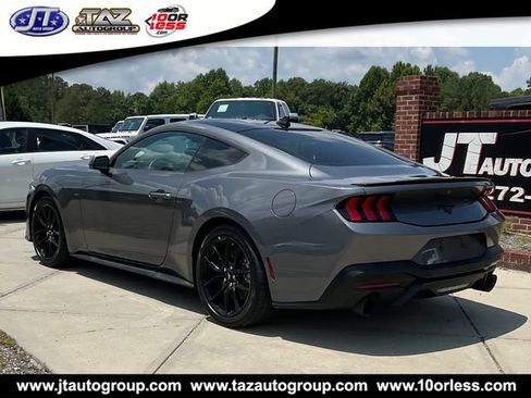 Used 2024 Ford Mustang Coupe RWD image 5