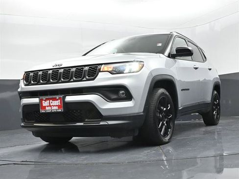 Used 2024 Jeep Compass Latitude w/ Altitude Special Edition AWD/4WD image 31