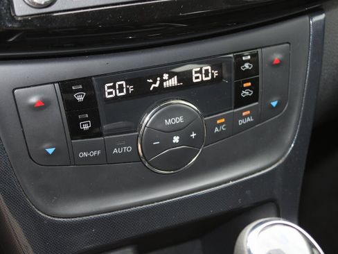 Used 2019 Nissan Sentra SR image 22