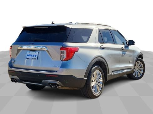 Used 2022 Ford Explorer King Ranch w/ Premium Technology Package image 8