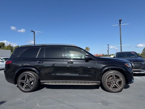 Used 2025 Mercedes-Benz GLS 450 4MATIC image 4
