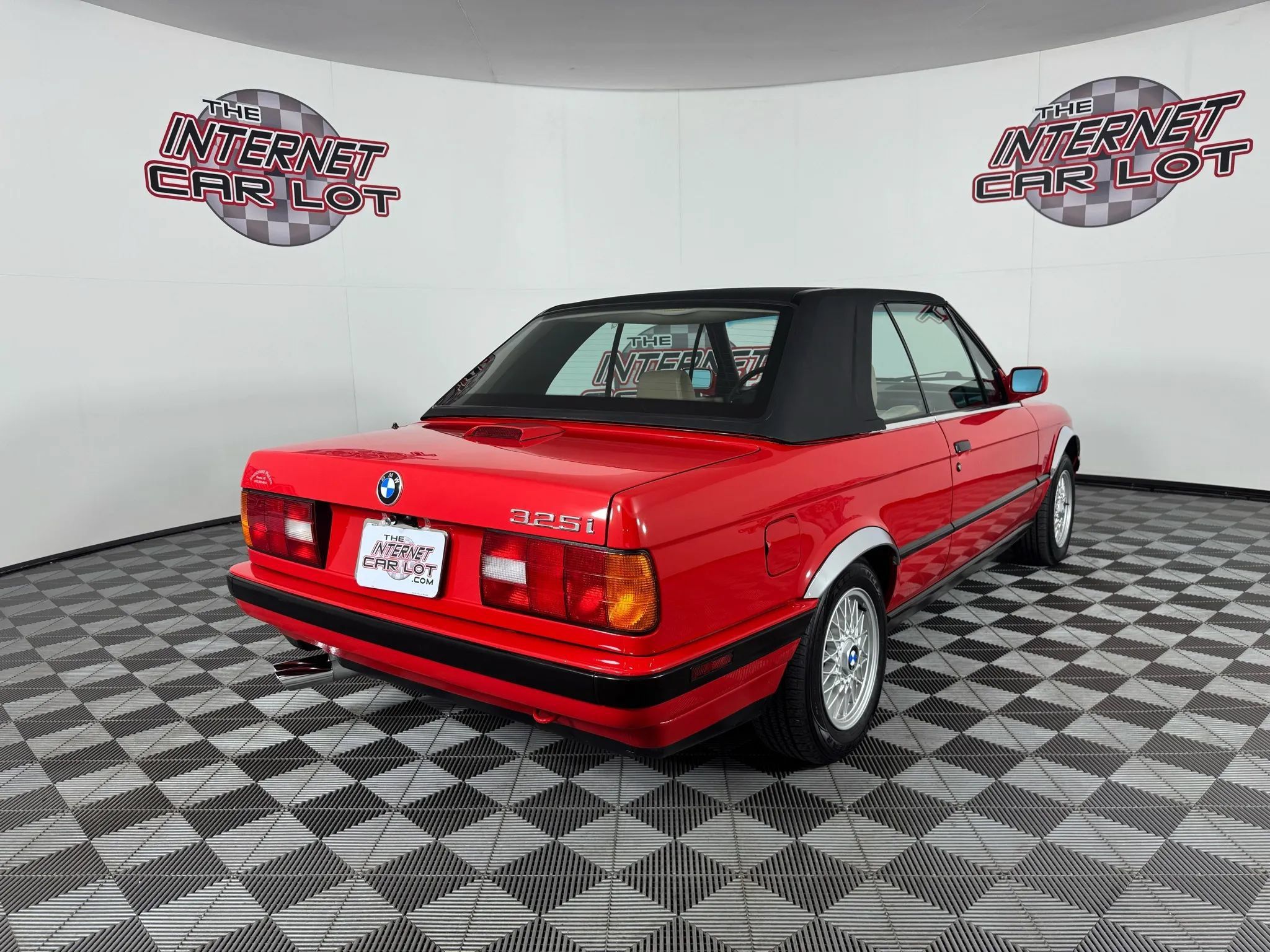 Used 1991 BMW 325i Convertible RWD image 8