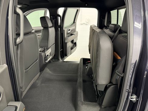 Used 2024 GMC Sierra 1500 AT4 w/ Technology Package image 19