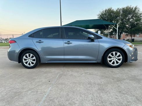 Used 2023 Toyota Corolla LE FWD image 4