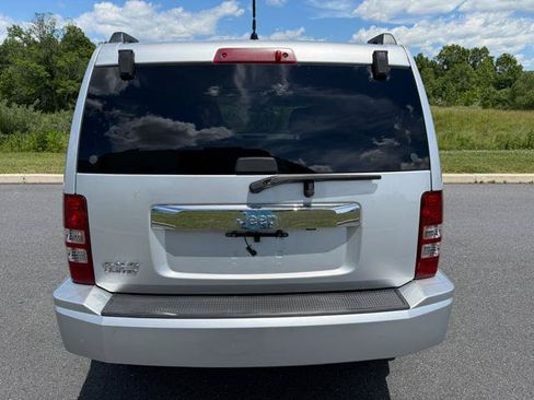 Used 2012 Jeep Liberty Limited Jet AWD/4WD image 7