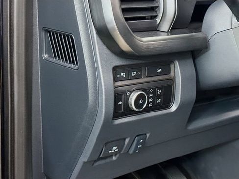 Used 2024 Ford F250 Lariat w/ Lariat Ultimate Package AWD/4WD image 10