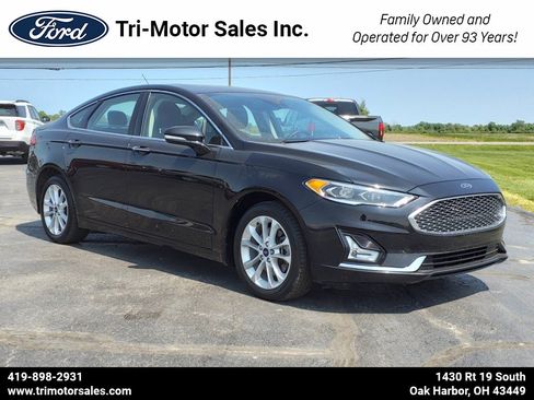 Used 2019 Ford Fusion Energi Titanium image 1