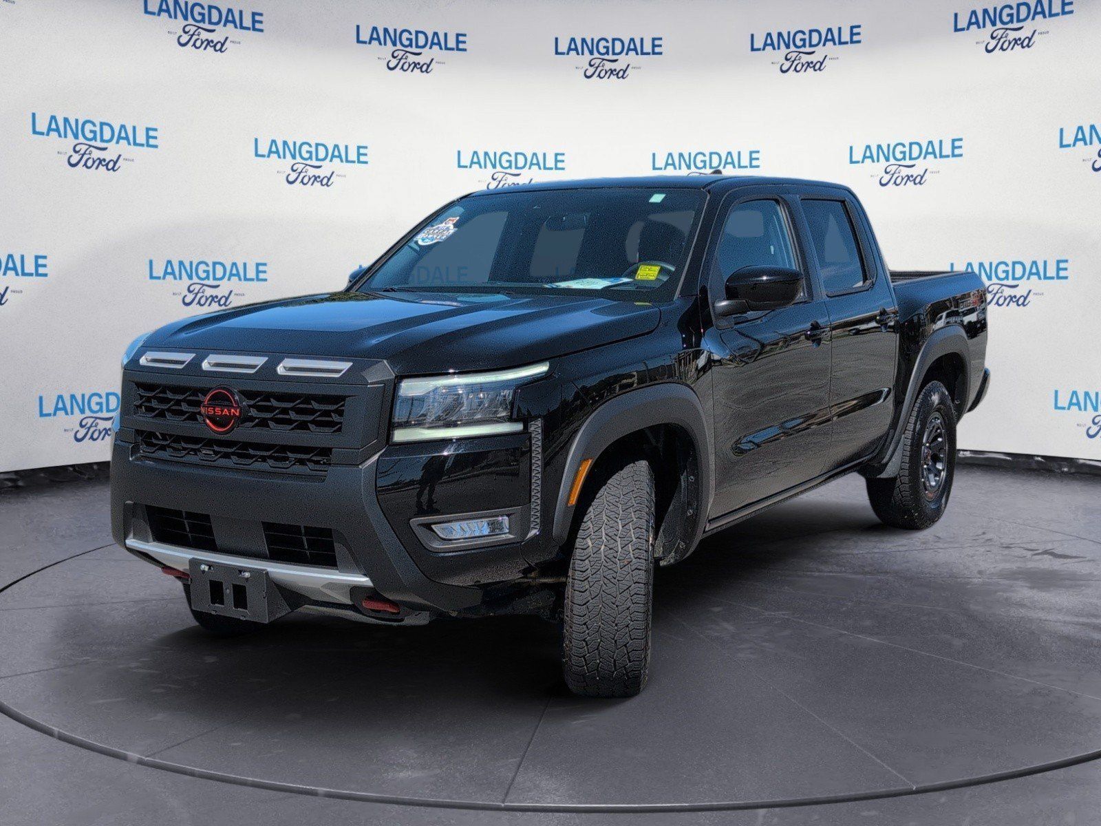 Used 2026 Nissan Frontier PRO-4X AWD/4WD image 11