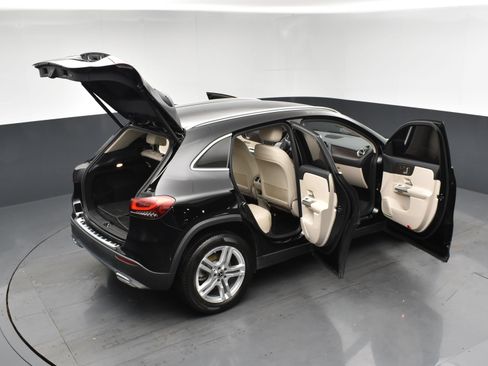 Used 2021 Mercedes-Benz GLA 250 4MATIC image 28