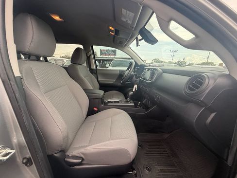 Used 2022 Toyota Tacoma SR AWD/4WD image 23