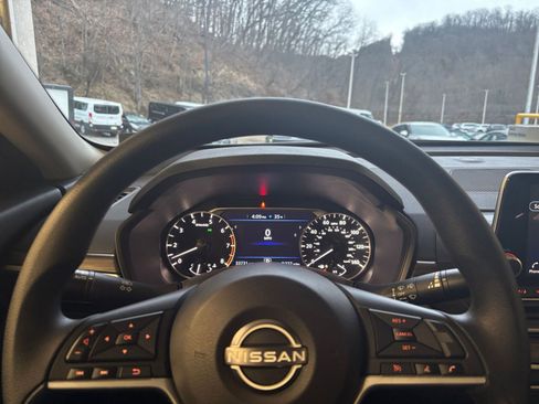 Used 2025 Nissan Altima 2.5 SV image 28