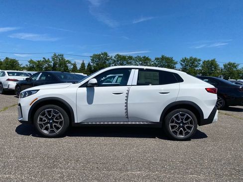 New 2026 BMW X2 xDrive28i w/ Technology Package AWD/4WD image 4