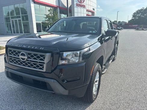 Used 2024 Nissan Frontier SV w/ Tow Package AWD/4WD image 9
