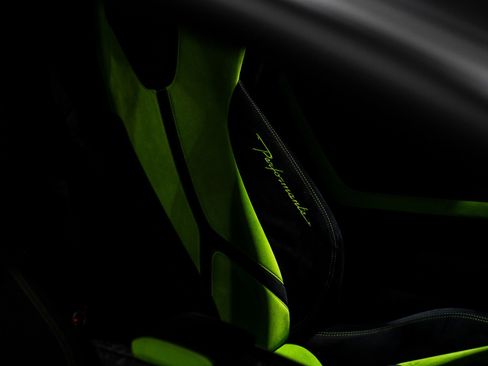 Used 2018 Lamborghini Huracan Performante image 25