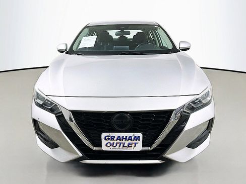 Used 2020 Nissan Sentra SV FWD image 2