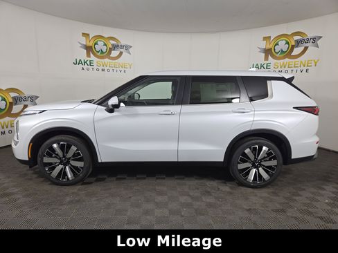 New 2026 Mitsubishi Outlander SE image 4