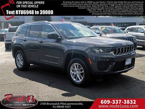 Used 2025 Jeep Grand Cherokee Laredo X image 1