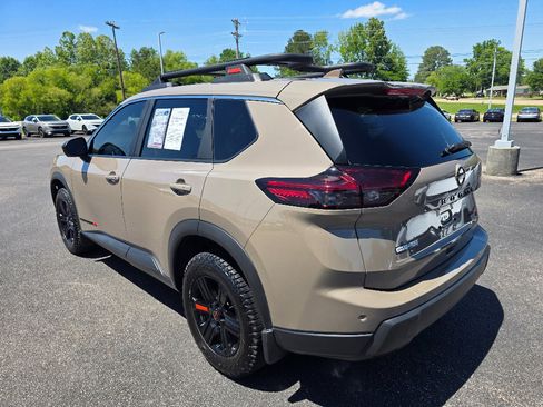Used 2025 Nissan Rogue SV AWD/4WD image 5