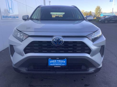 Used 2020 Toyota RAV4 LE w/ All Weather Liner Package AWD/4WD image 9